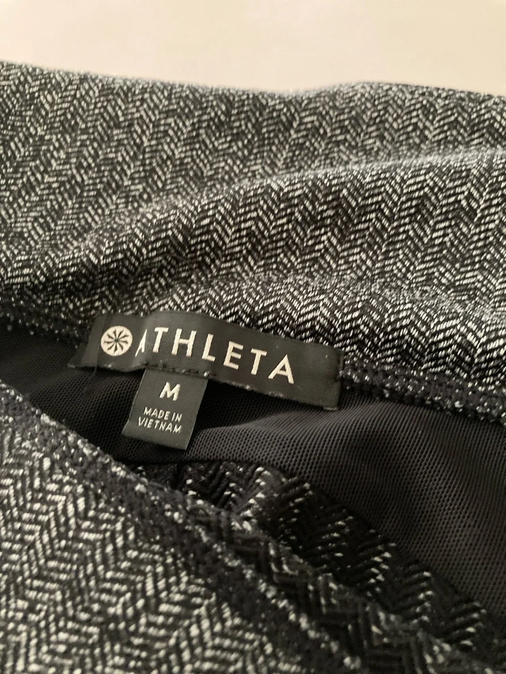 Medium ATHLETA Gray Active Leggings - Comfort Waistband